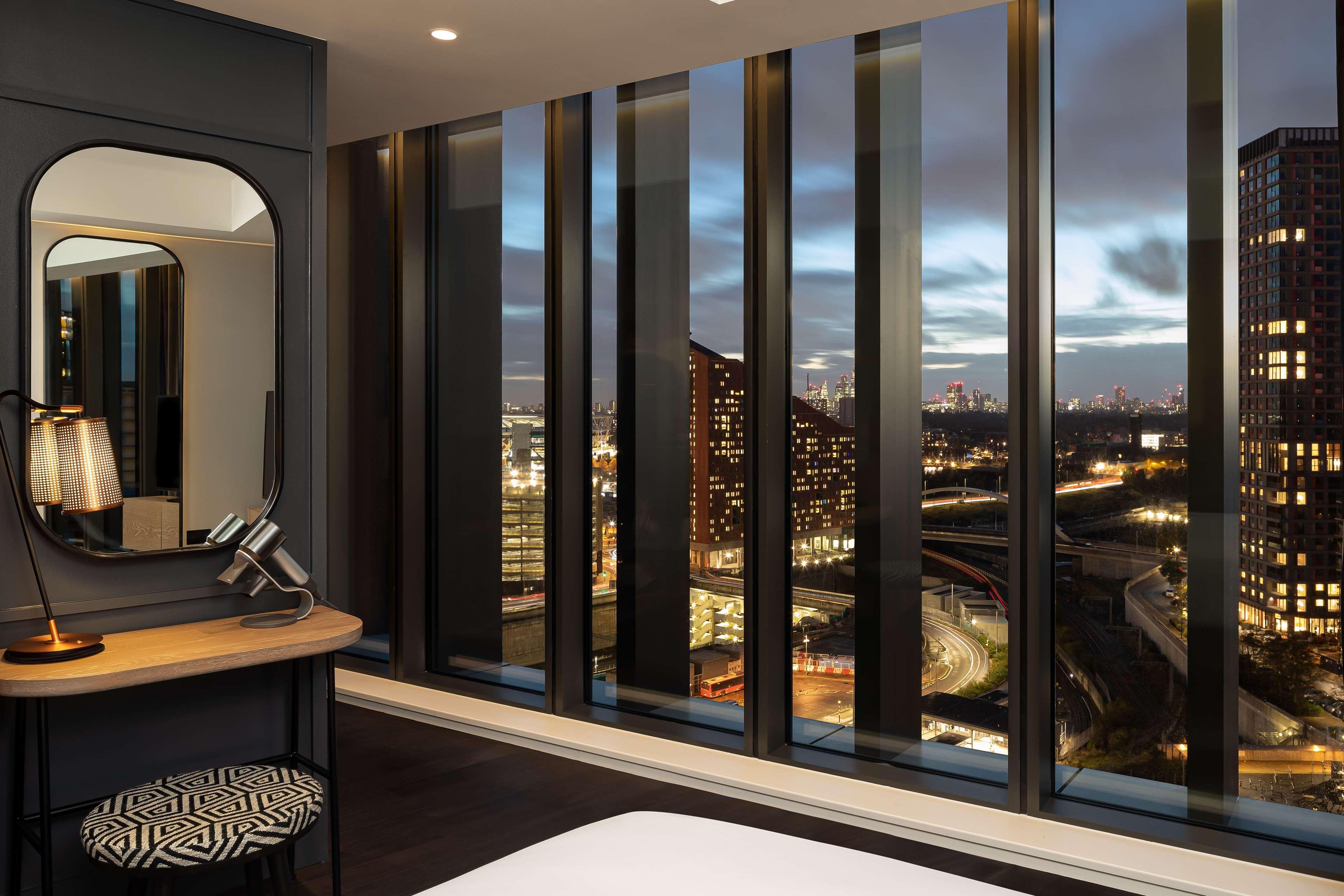 Отель The Gantry London Curio Collection By Hilton Экстерьер фото