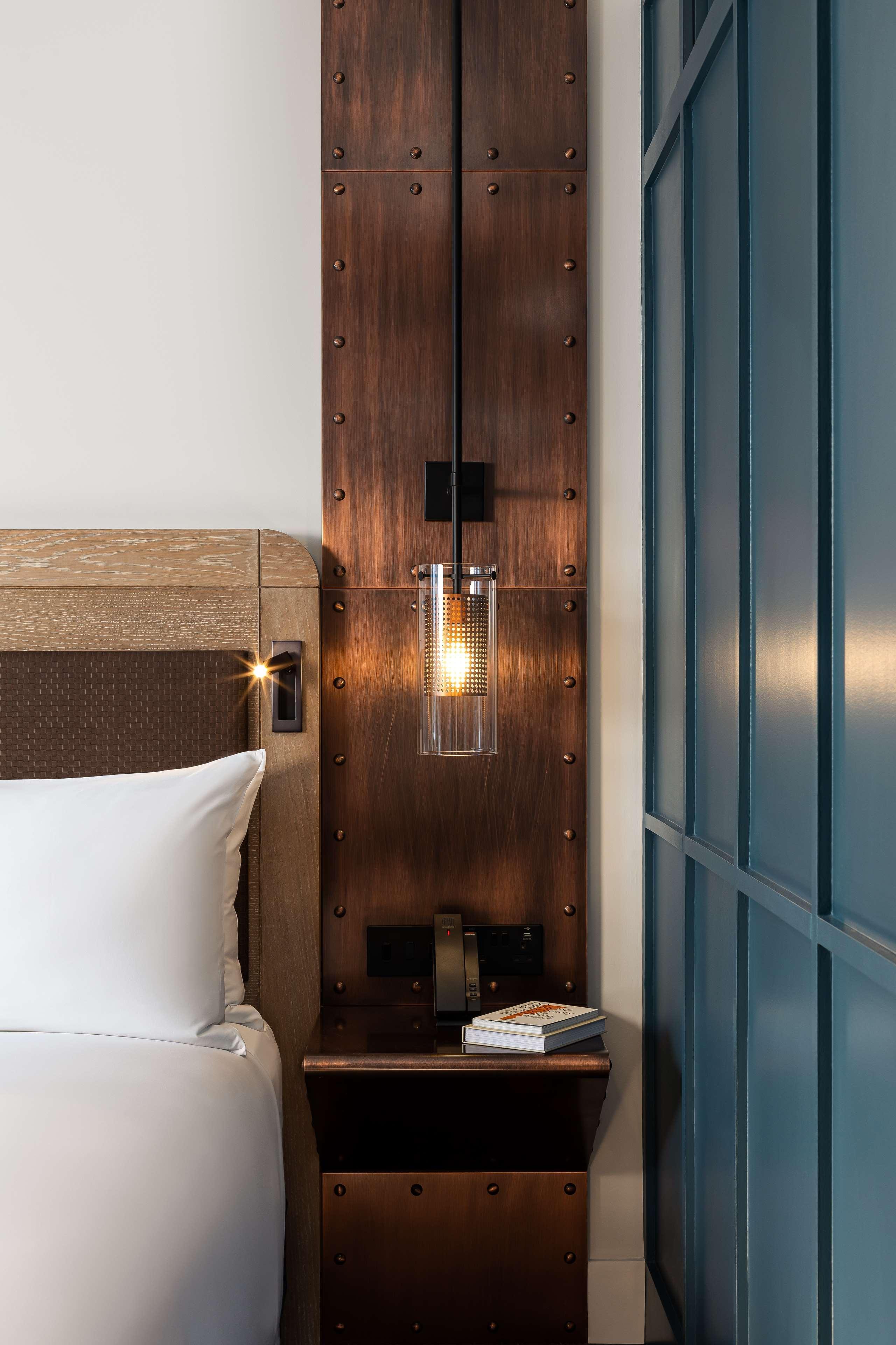 Отель The Gantry London Curio Collection By Hilton Экстерьер фото