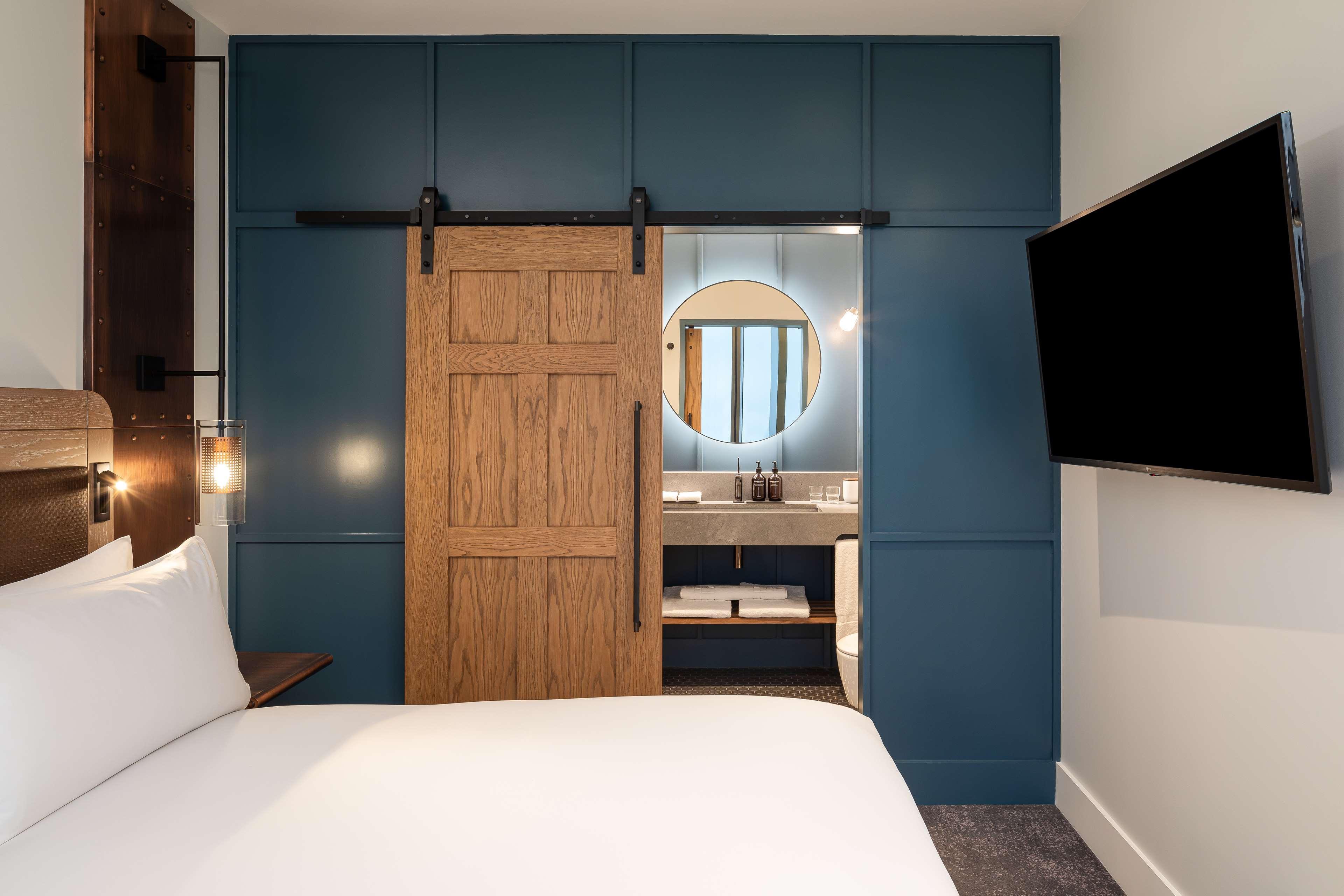 Отель The Gantry London Curio Collection By Hilton Экстерьер фото